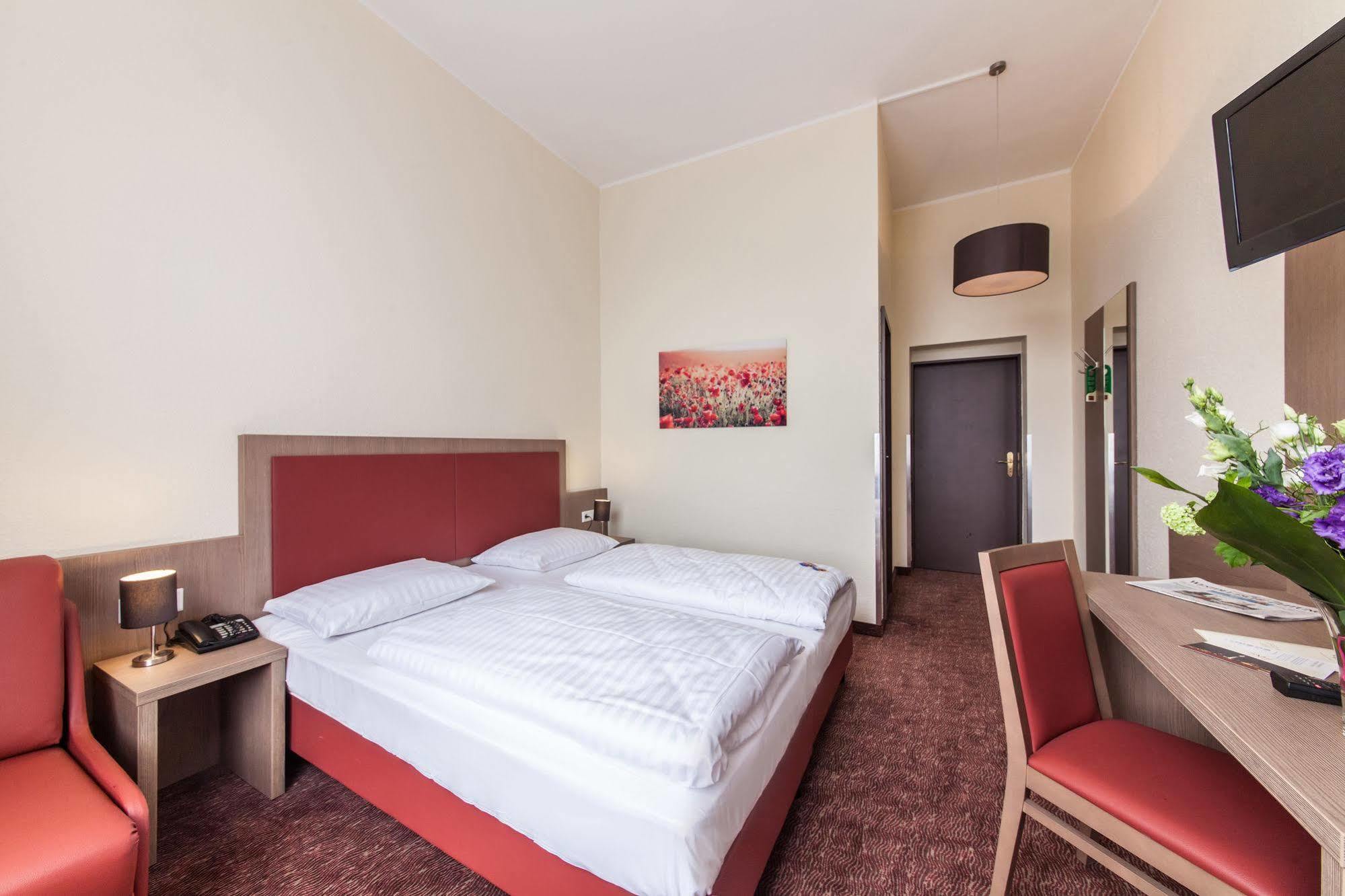 Hotel Maxim Duesseldorf City Exterior photo