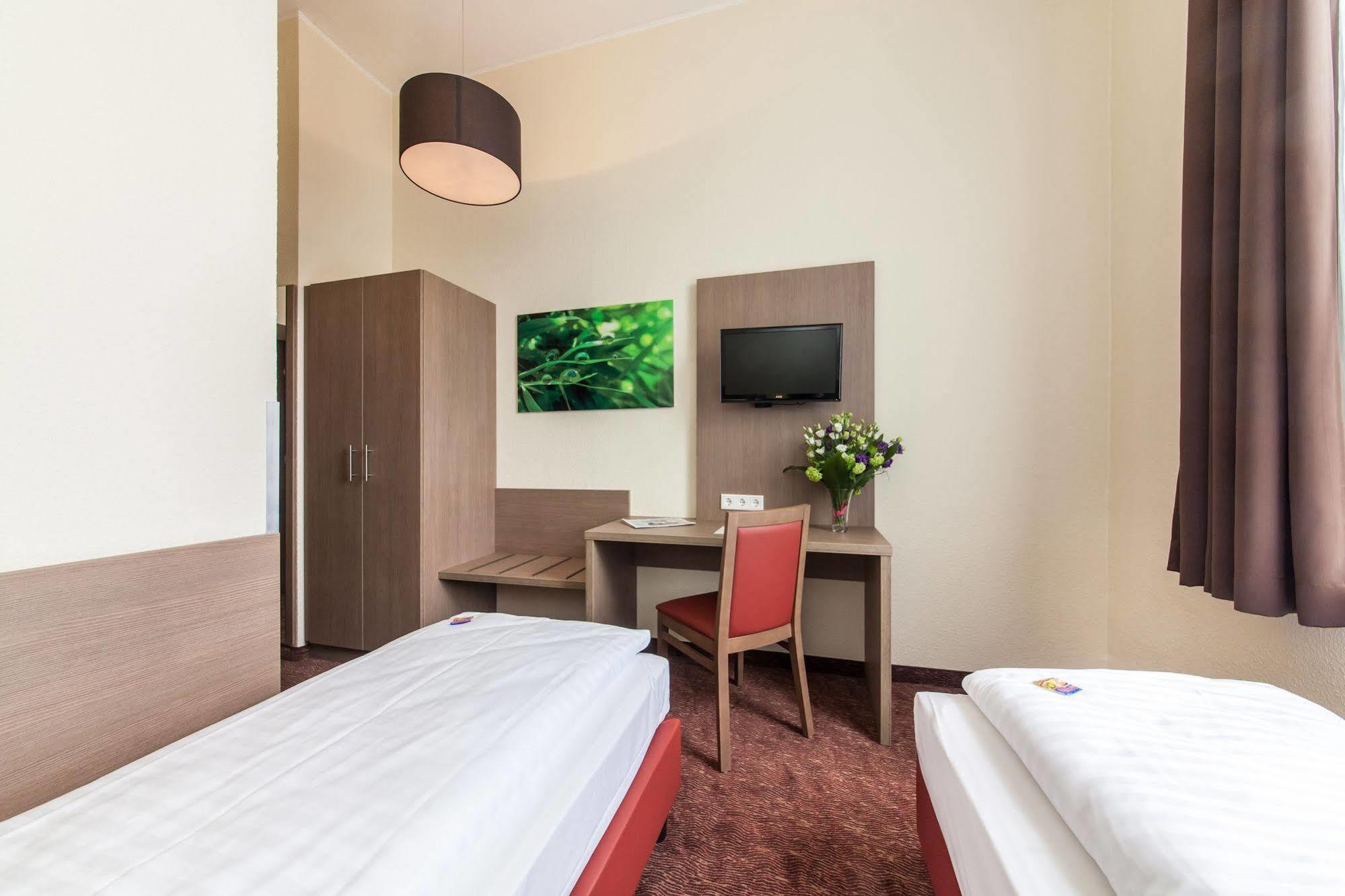 Hotel Maxim Duesseldorf City Exterior photo