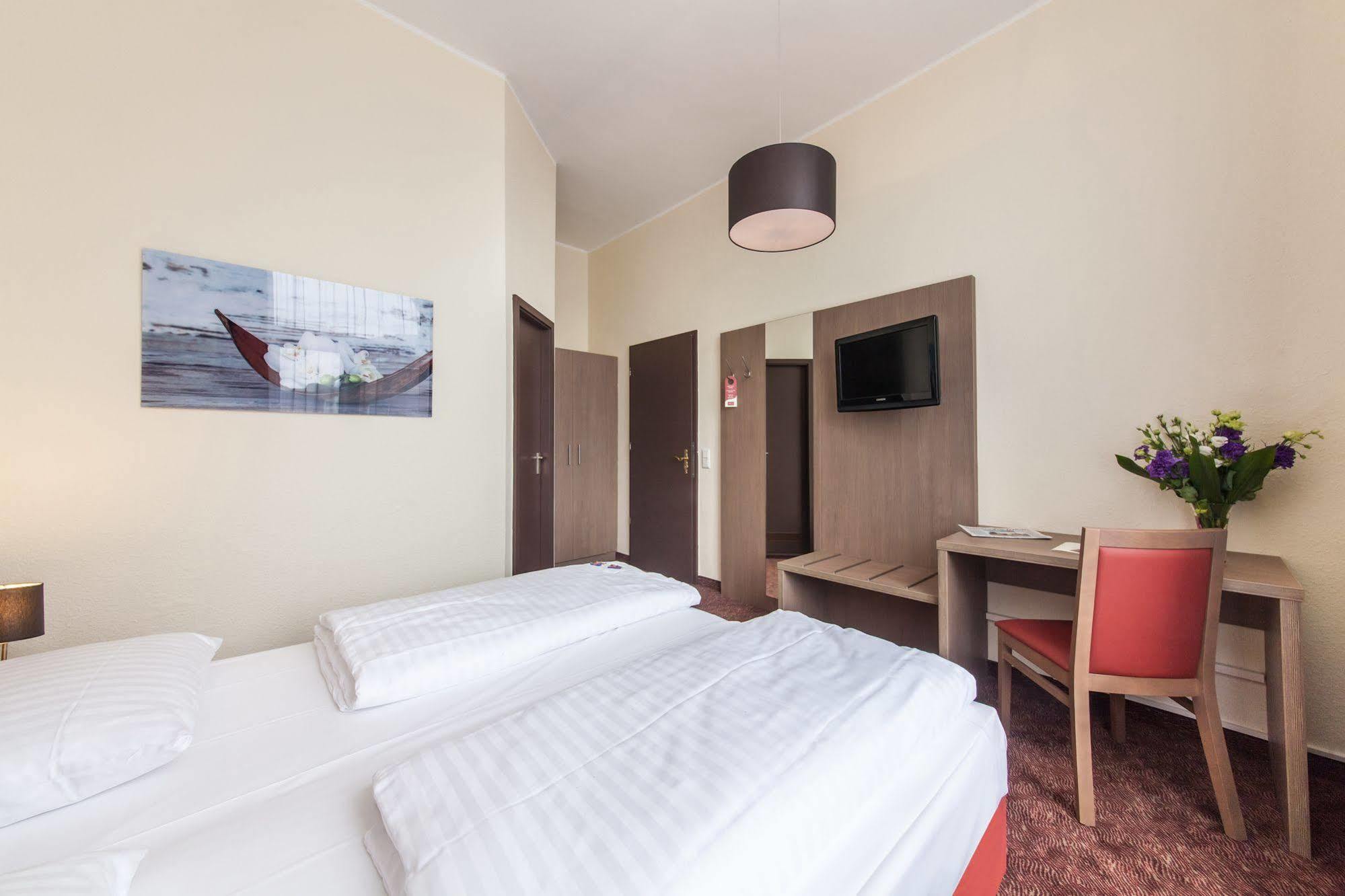 Hotel Maxim Duesseldorf City Exterior photo