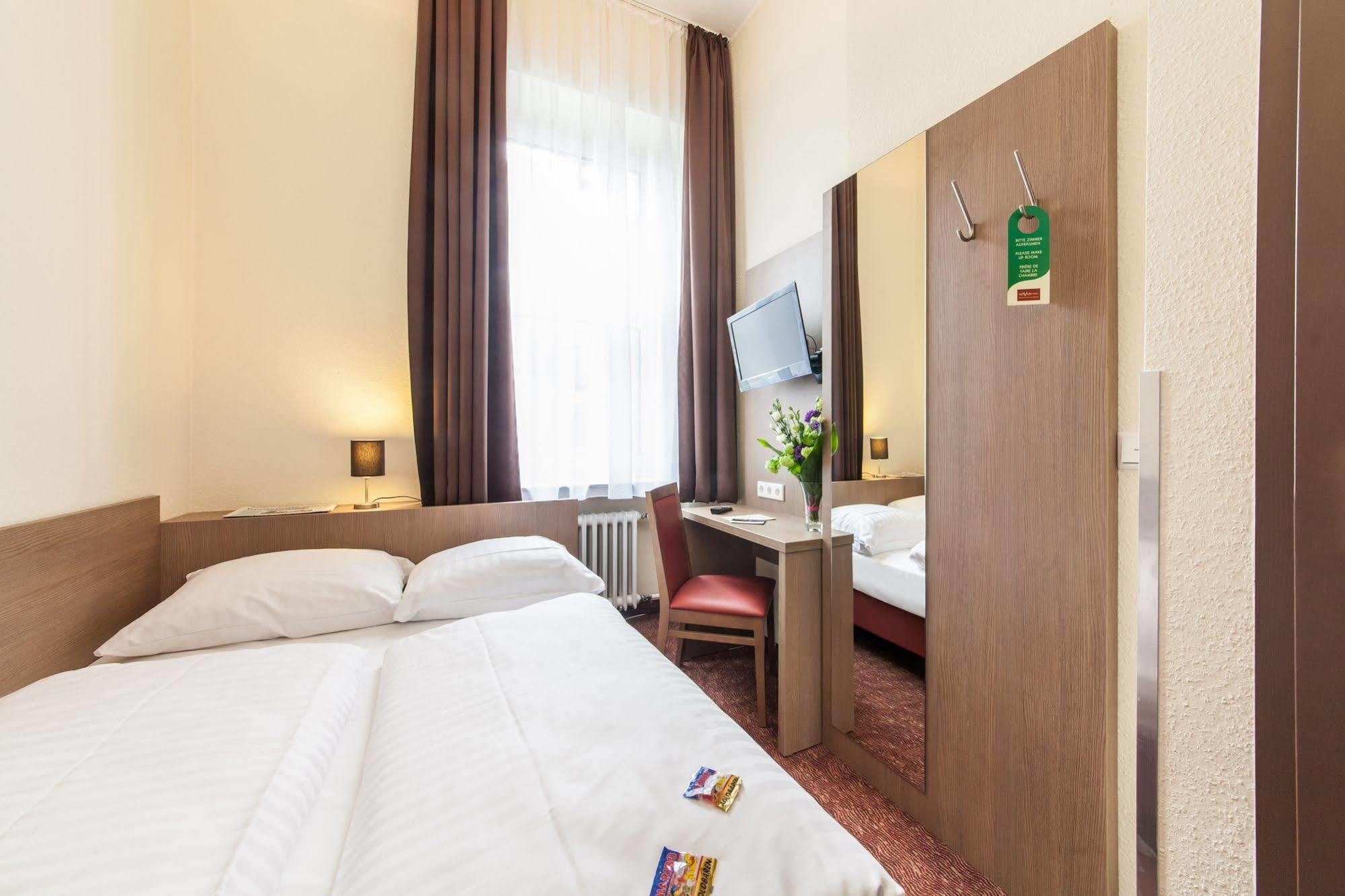 Hotel Maxim Duesseldorf City Exterior photo
