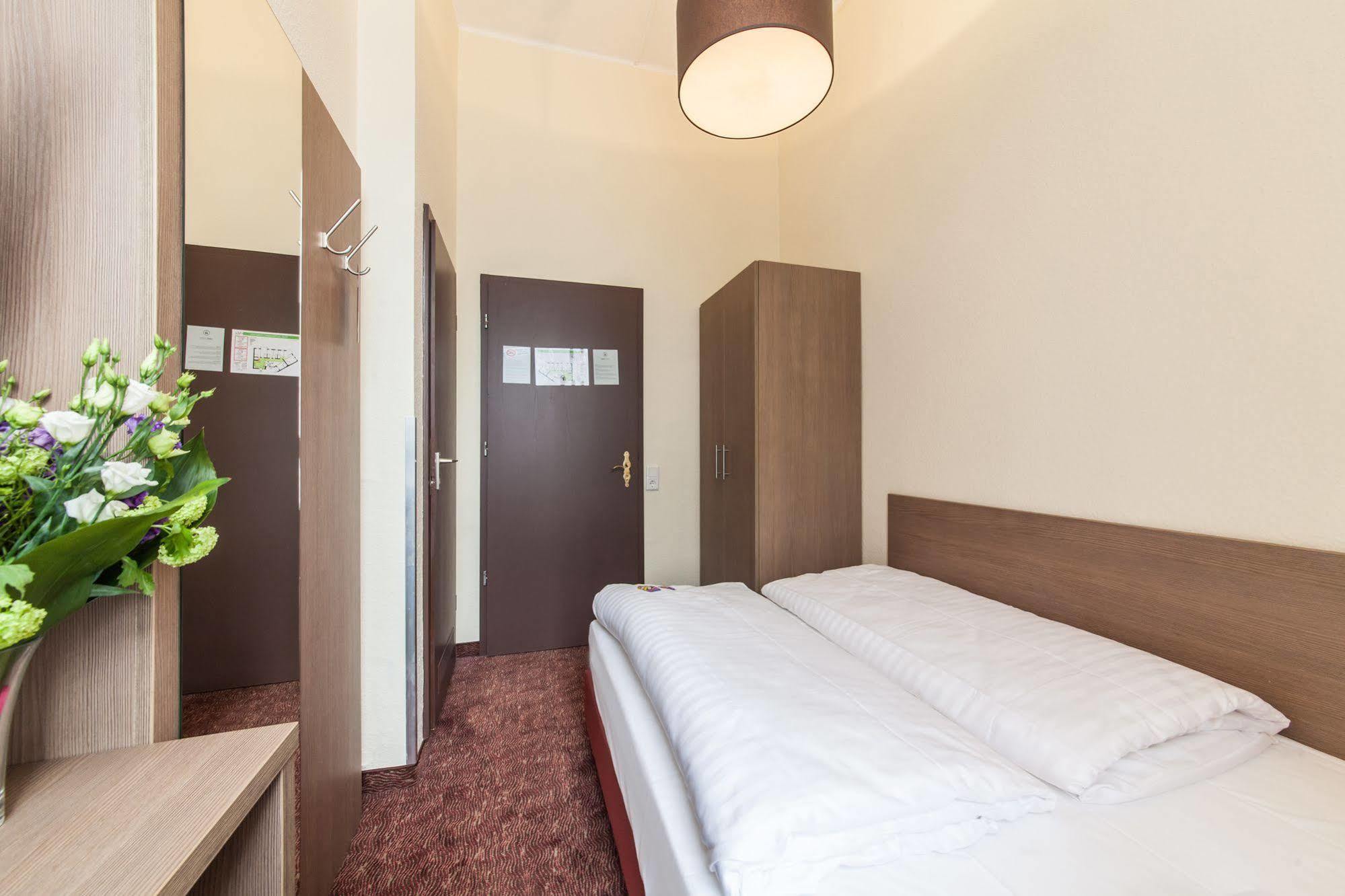 Hotel Maxim Duesseldorf City Exterior photo